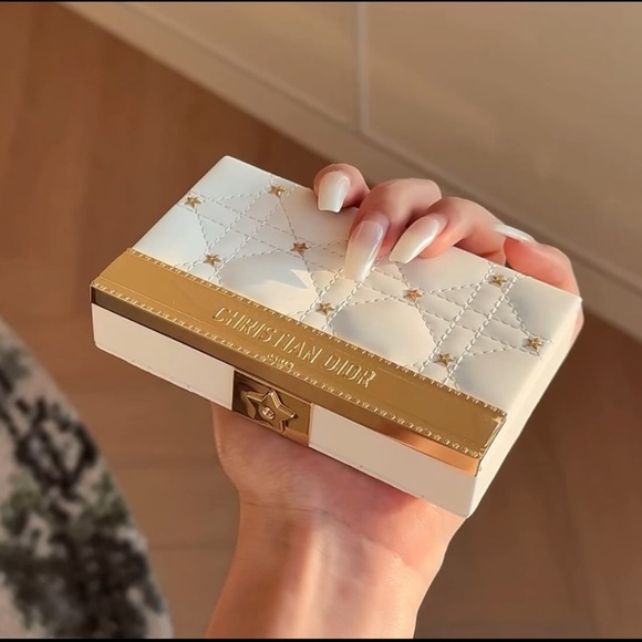 Dior White and Gold Quilted Clutch - Picture 4 of 5